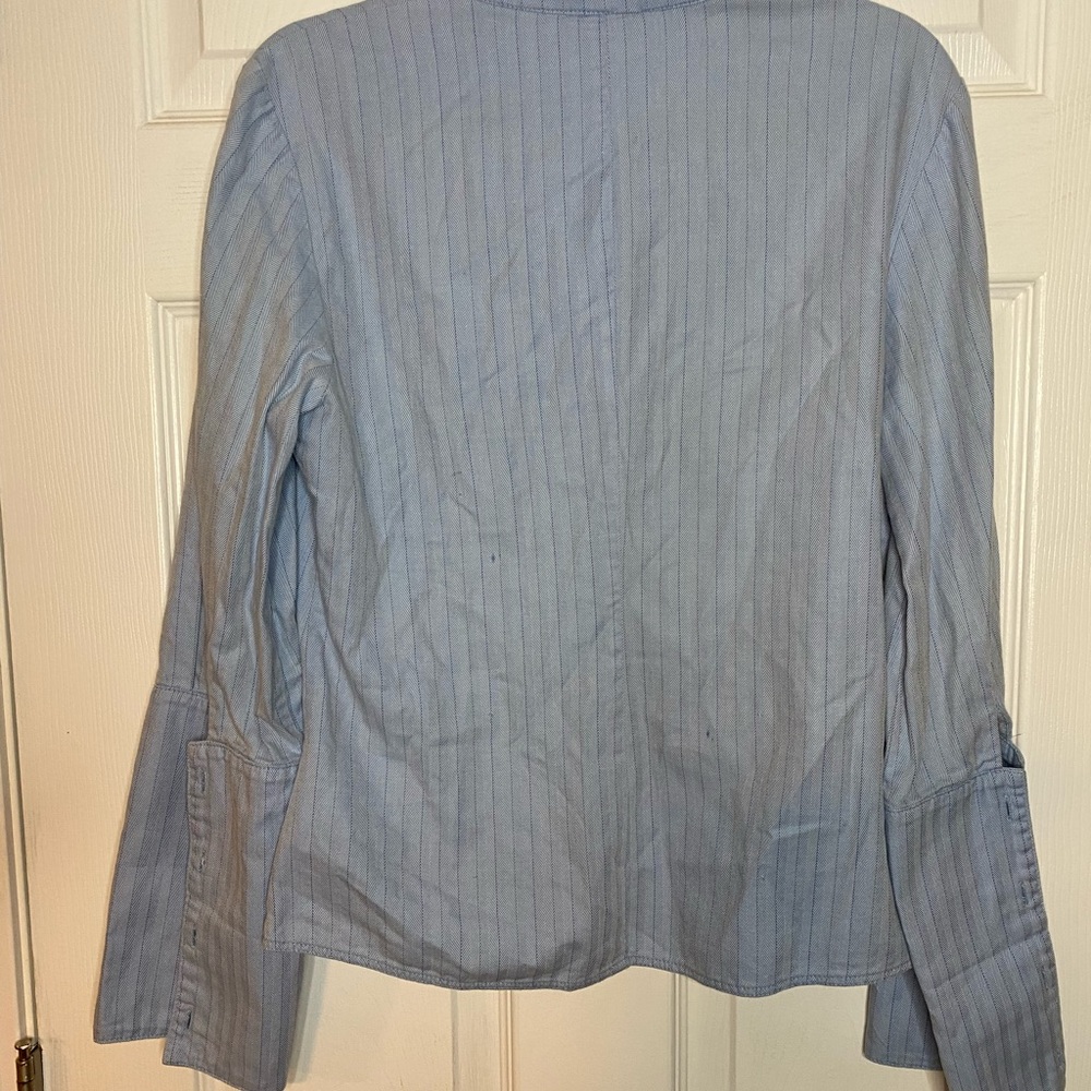 Finley Savoy Button Down Shirt With Flare Sleeves Size Small - Picture 2 of 7